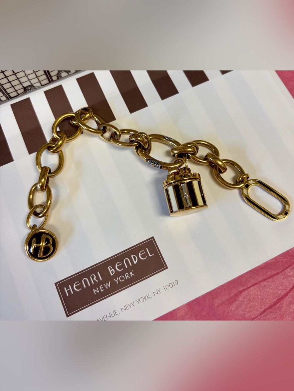 FULL INCLUSION NWOT HENRI BENDEL Iconic N.Y. Hat Box Gold-Tone Bracelet - Picture 5 of 14